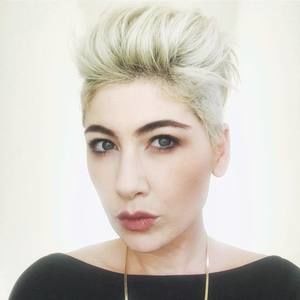 Meet your Posher, Whitney